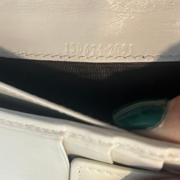 Gucci Embossed Monogram Leather Bi Fold Wallet #99 - Picture 4 of 16